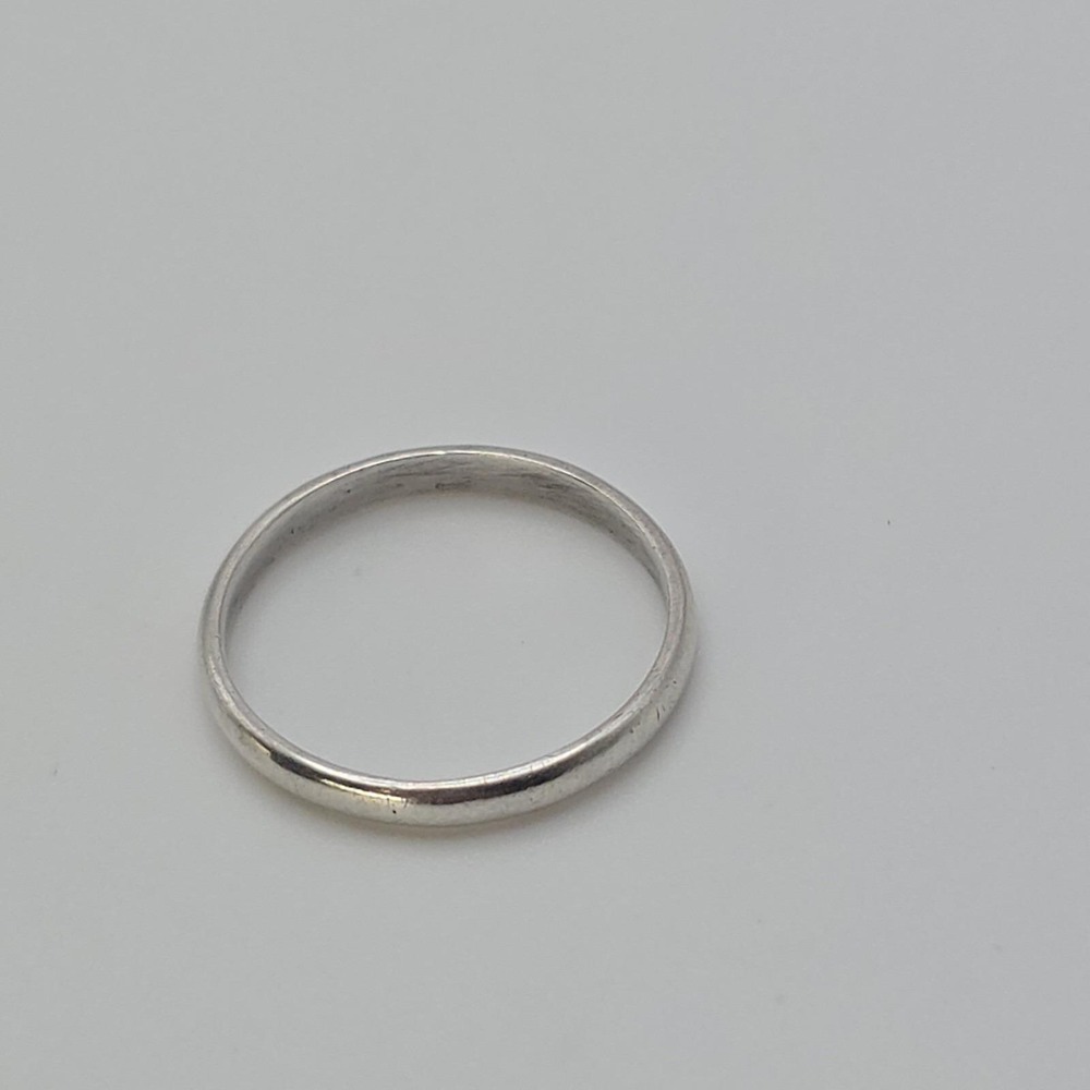 925 Sterling Sliver‎ Ring Rounded Exterior Profile Slim Size 6 Free $hipping - Picture 4 of 11